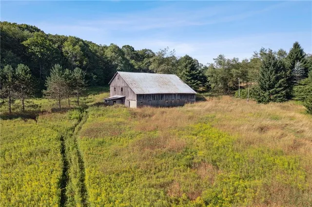 $649,900 | 2 Road (mink), Boswell, PA 15531