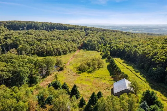 $649,900 | 2 Road (mink), Boswell, PA 15531
