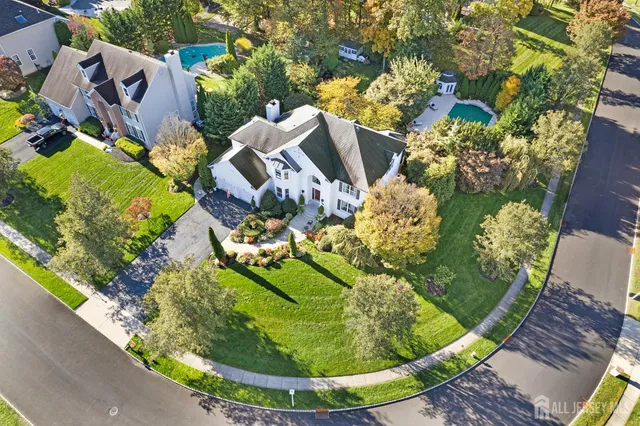 a view of a garden with a fountain