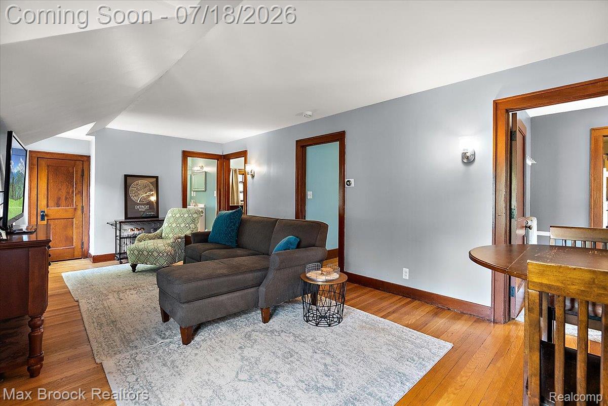 294 Lincoln Road Grosse Pointe, MI 48230 - Photo 52 of 84 Carriage House Living Room with views into Bedrooms and Kitchenette