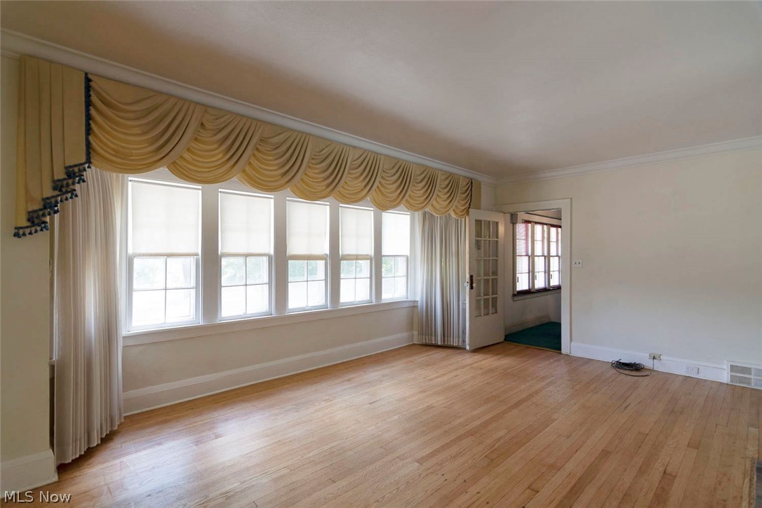 3354 Ashby Road Cleveland, OH 44120 - Photo 21 of 35 Top unit living room