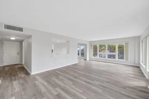 $650,000 | 2066 North Ocean Boulevard, Unit 2SW, Boca Raton, FL 33431