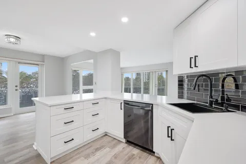 $650,000 | 2066 North Ocean Boulevard, Unit 2SW, Boca Raton, FL 33431