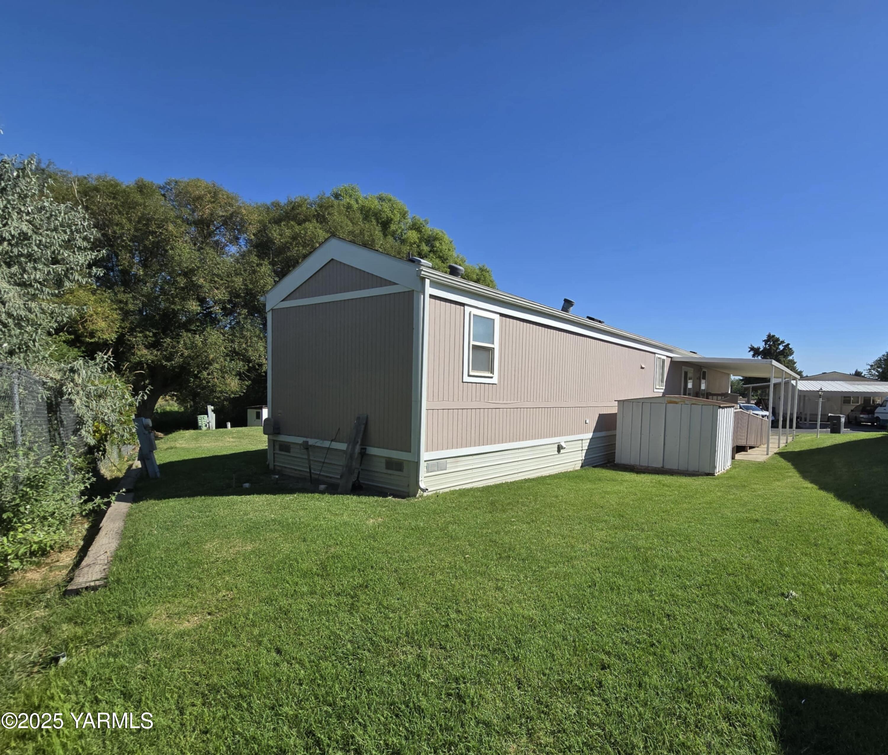 811 2nd Avenue, Unit 7 Zillah, WA 98953 - Photo 20 of 20 c302afa8-c2e6-4b2f-838b-f4ca26d4babd