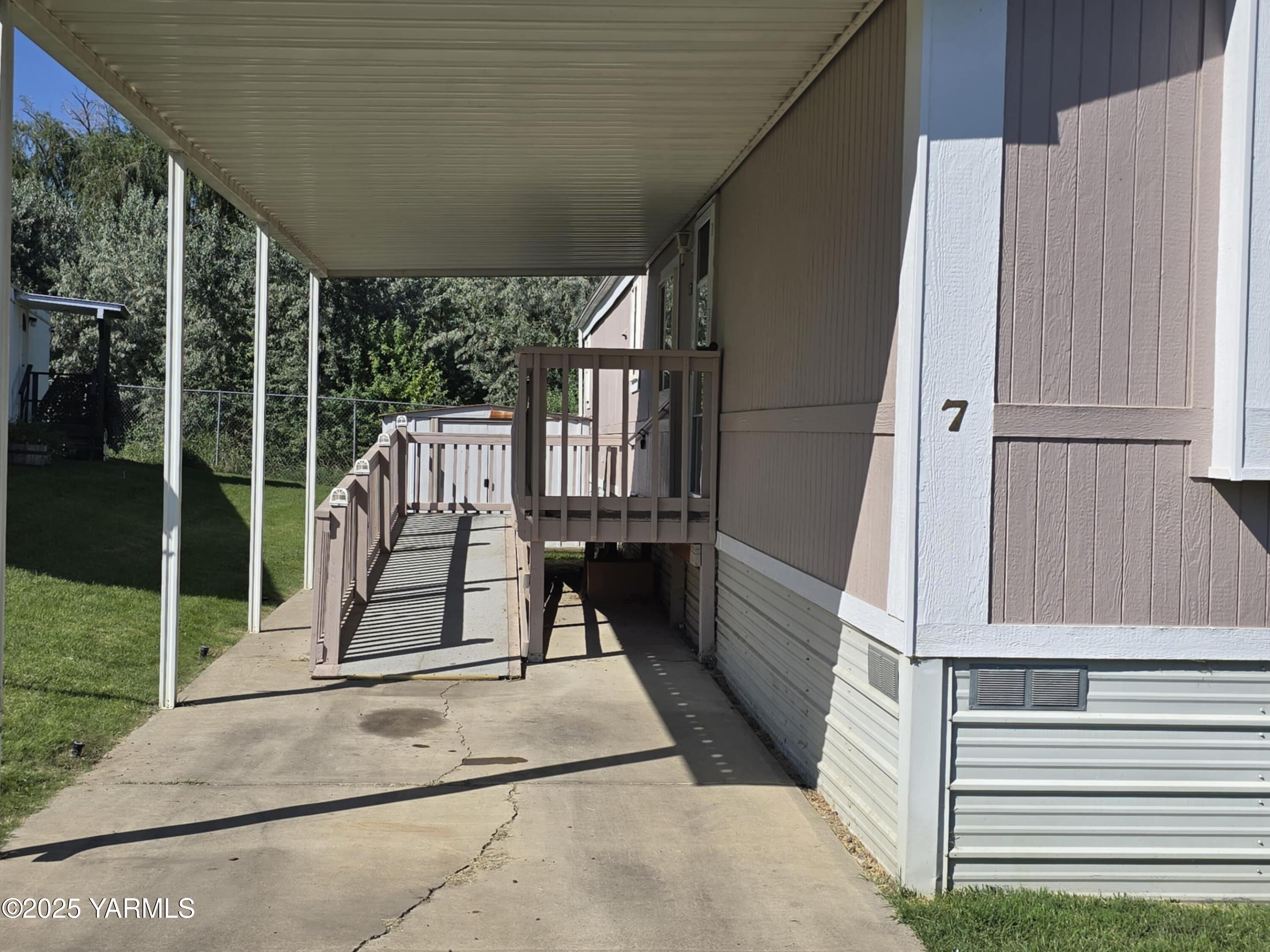 811 2nd Avenue, Unit 7 Zillah, WA 98953 - Photo 2 of 20 af55f74c-ade4-45a4-bcca-6b3009aab3c5 (1)
