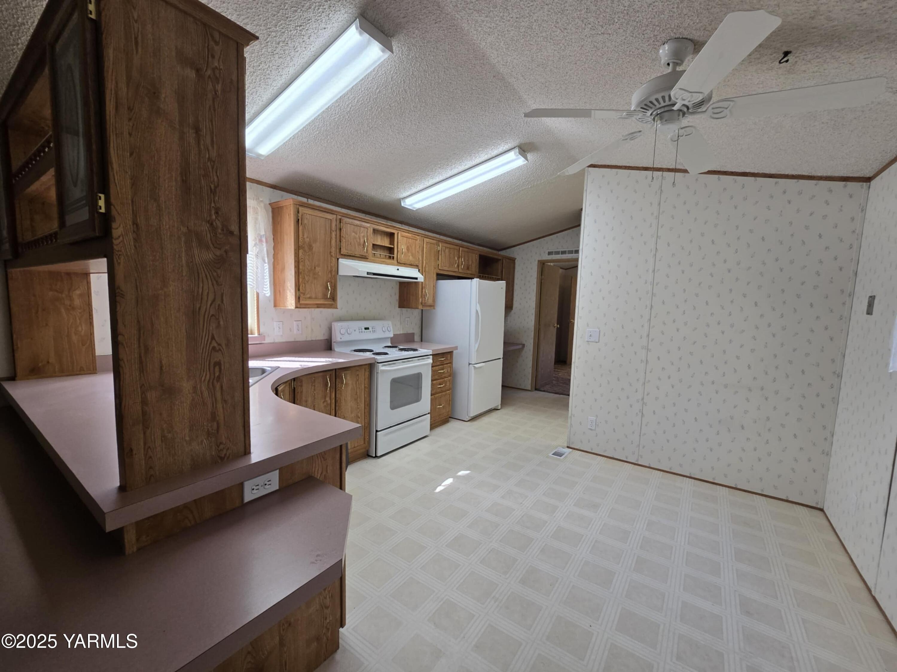 811 2nd Avenue, Unit 7 Zillah, WA 98953 - Photo 10 of 20 d0ff1fd4-23a0-4a82-838a-bef5edef4918