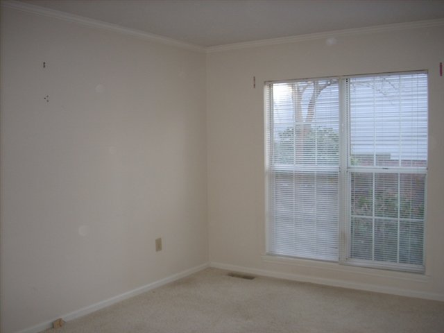 107 Pendleton Court, Unit D4 Easley, SC 29640 - Photo 4 of 5 Gallery Image 4