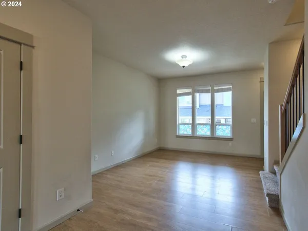 $379,900 | 7728 Northeast Julie Ann Lane, Hillsboro, OR 97124