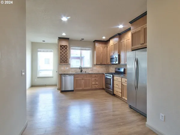 $379,900 | 7728 Northeast Julie Ann Lane, Hillsboro, OR 97124