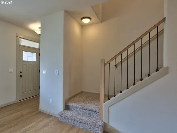 $379,900 | 7728 Northeast Julie Ann Lane, Hillsboro, OR 97124