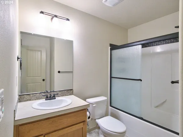 $379,900 | 7728 Northeast Julie Ann Lane, Hillsboro, OR 97124