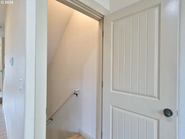 $379,900 | 7728 Northeast Julie Ann Lane, Hillsboro, OR 97124