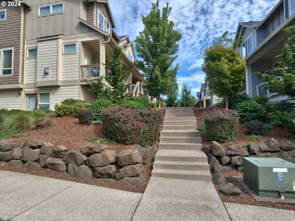 $379,900 | 7728 Northeast Julie Ann Lane, Hillsboro, OR 97124