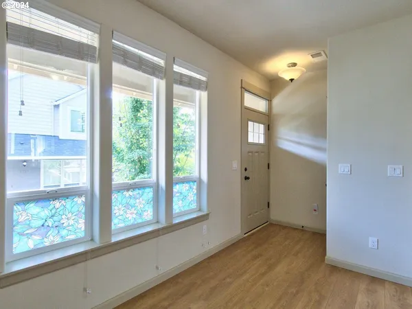 $379,900 | 7728 Northeast Julie Ann Lane, Hillsboro, OR 97124