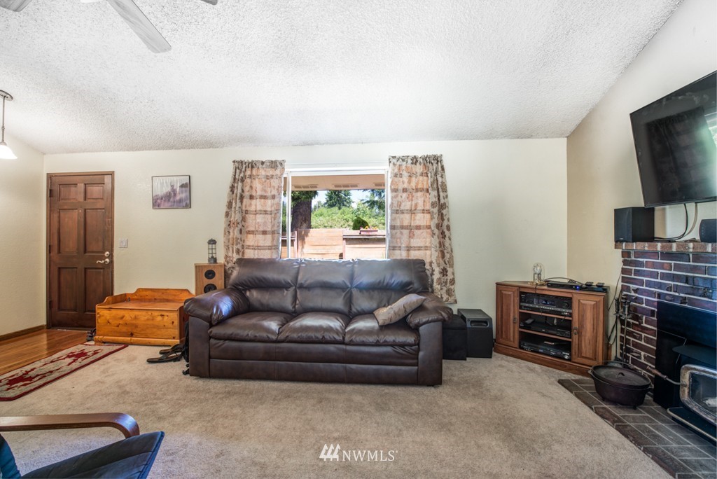 7930 Riverview Road Snohomish, WA 98290 - Photo 3 of 17 Gallery Image 3