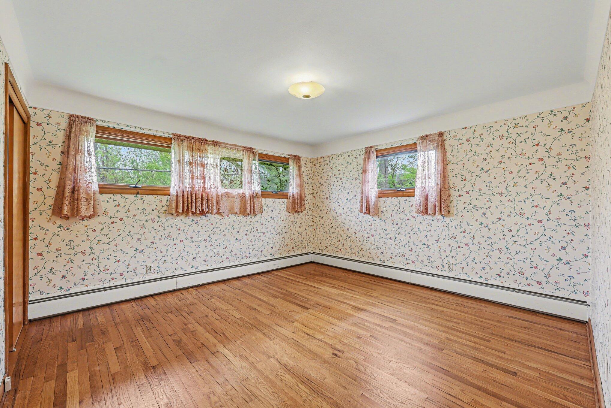 6595 Napier Road Plymouth, MI 48170 - Photo 18 of 35 018_file_5897