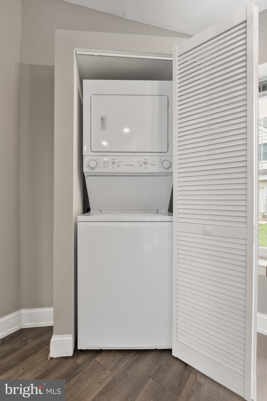 118 Suburban Boulevard Delran, NJ 08075 - Photo 11 of 36 a utility room with dryer and washer