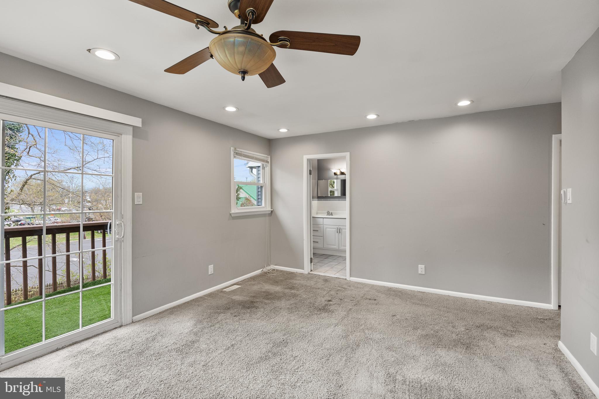 118 Suburban Boulevard Delran, NJ 08075 - Photo 20 of 36 a view of an empty room with a window