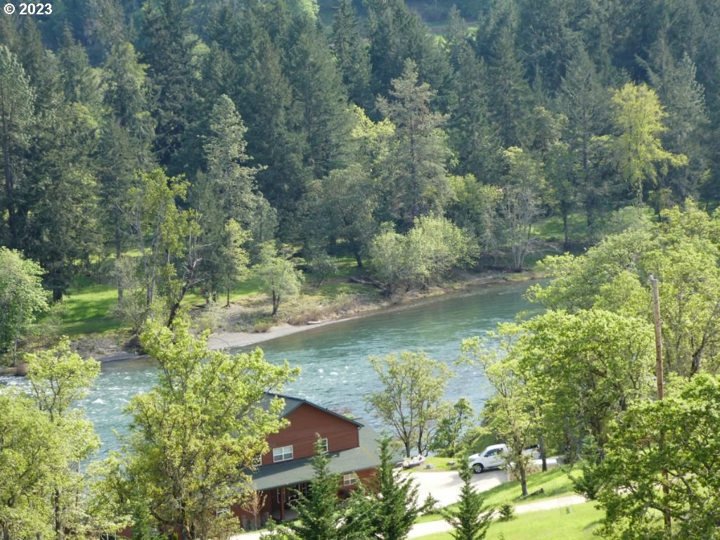 8530 North Bank Road Roseburg, OR 97470 - Photo 32 of 42 Gallery Image 32