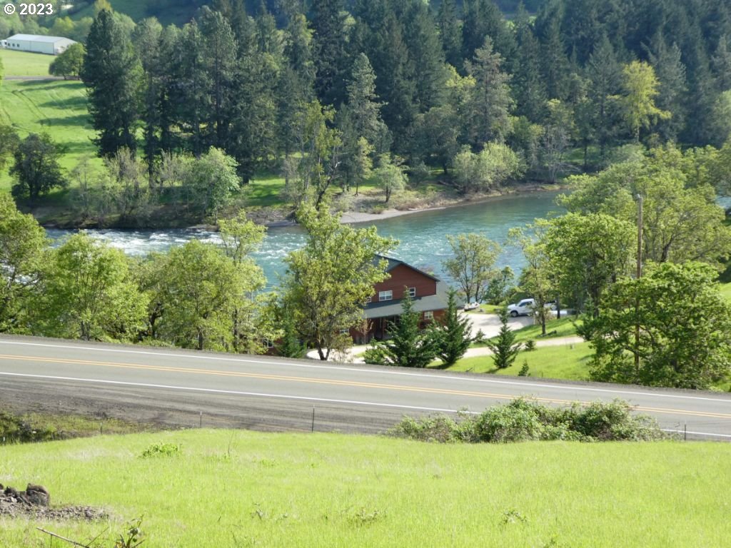 8530 North Bank Road Roseburg, OR 97470 - Photo 33 of 42 Gallery Image 33
