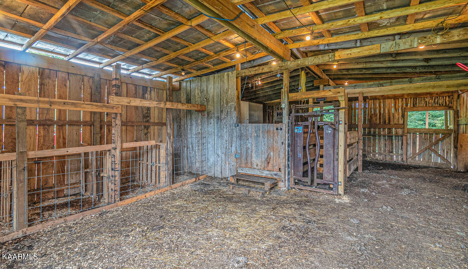 1650 Riggs Chapel Road Harriman, TN 37748 - Photo 30 of 37 1650 Riggs Chapel Rd Harriman-large-030-
