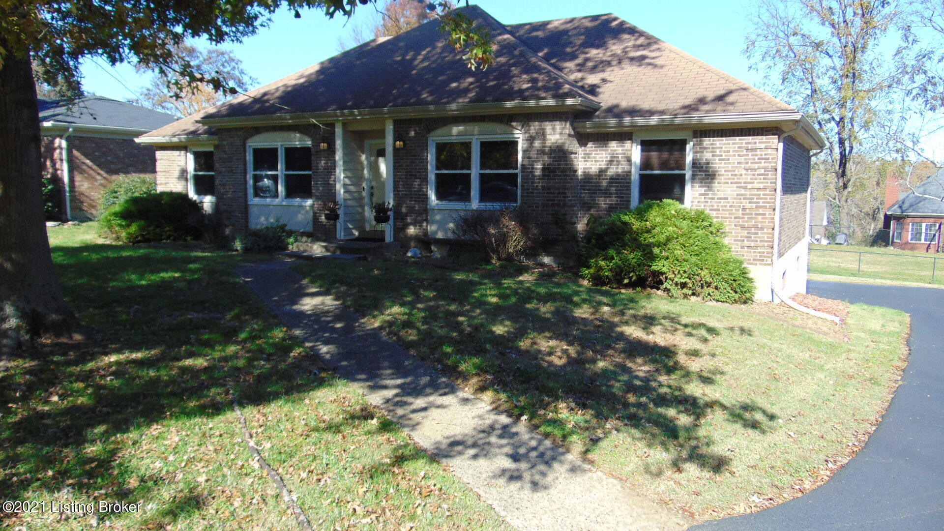 1411 Cedarbrook Road Goshen, KY 40026 - Photo 2 of 36 DSC04605