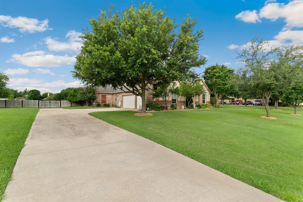8000 Rodeo Drive Denton, TX 76208 - Photo 2 of 40