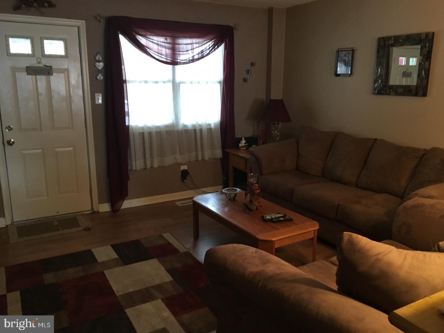 4133 Fairdale Road Philadelphia, PA 19154 - Photo 2 of 12 Gallery Image 2
