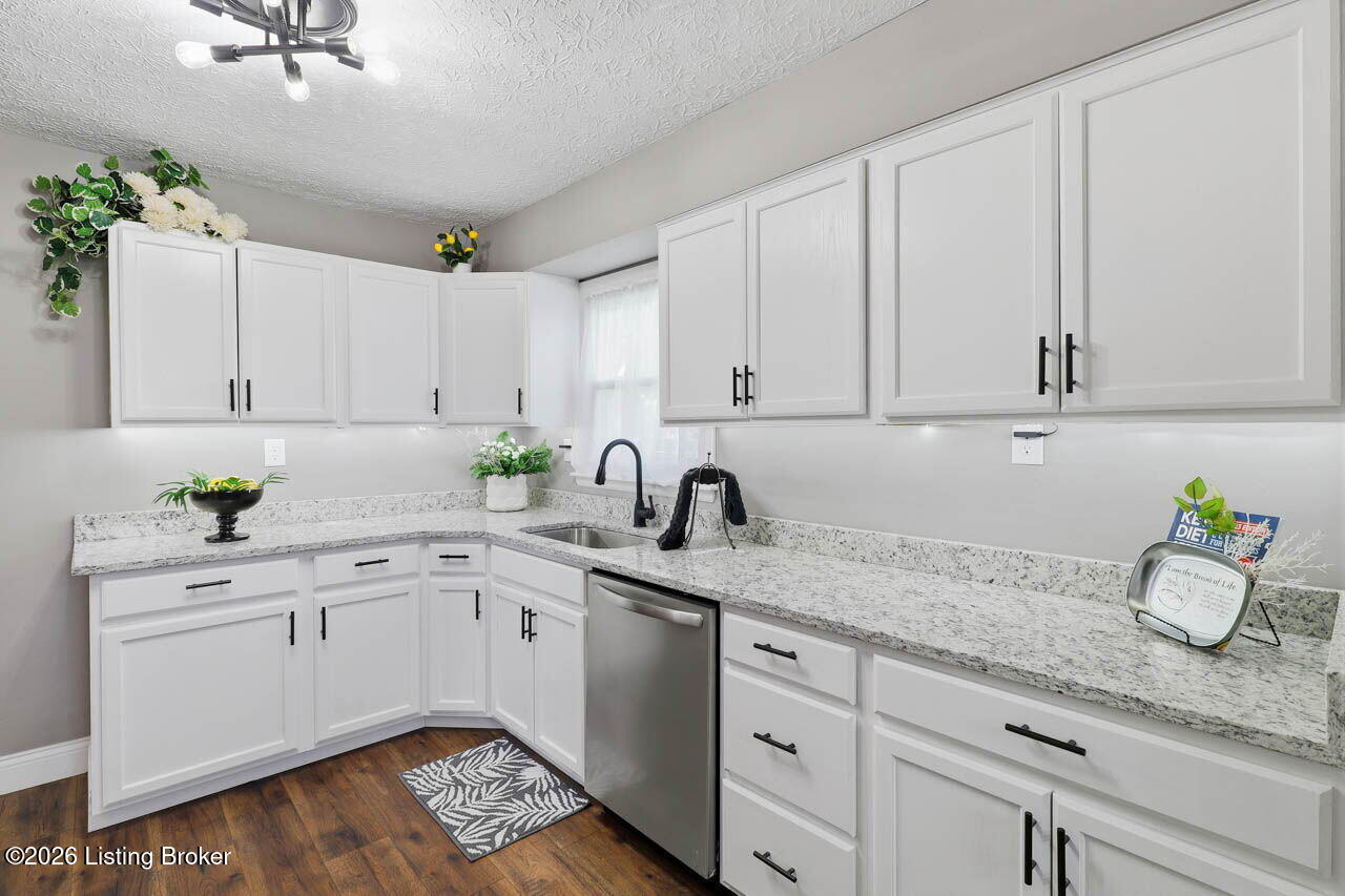 2300 Zoneton Road Shepherdsville, KY 40165 - Photo 21 of 54 Kitchen