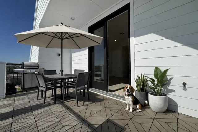 $699,900 | 11061 Chatterton Drive, Houston, TX 77043