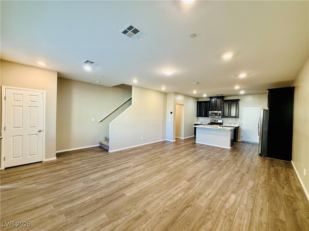 8724 Giant Causeway Avenue Las Vegas, NV 89148 - Photo 6 of 32