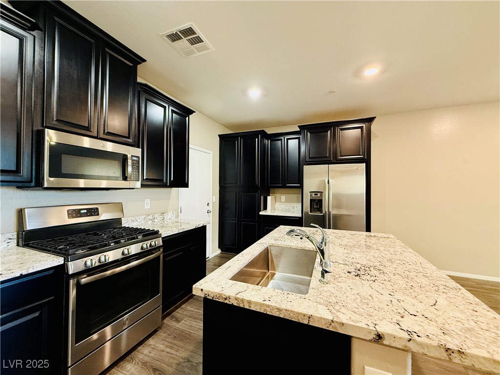 8724 Giant Causeway Avenue Las Vegas, NV 89148 - Photo 8 of 32