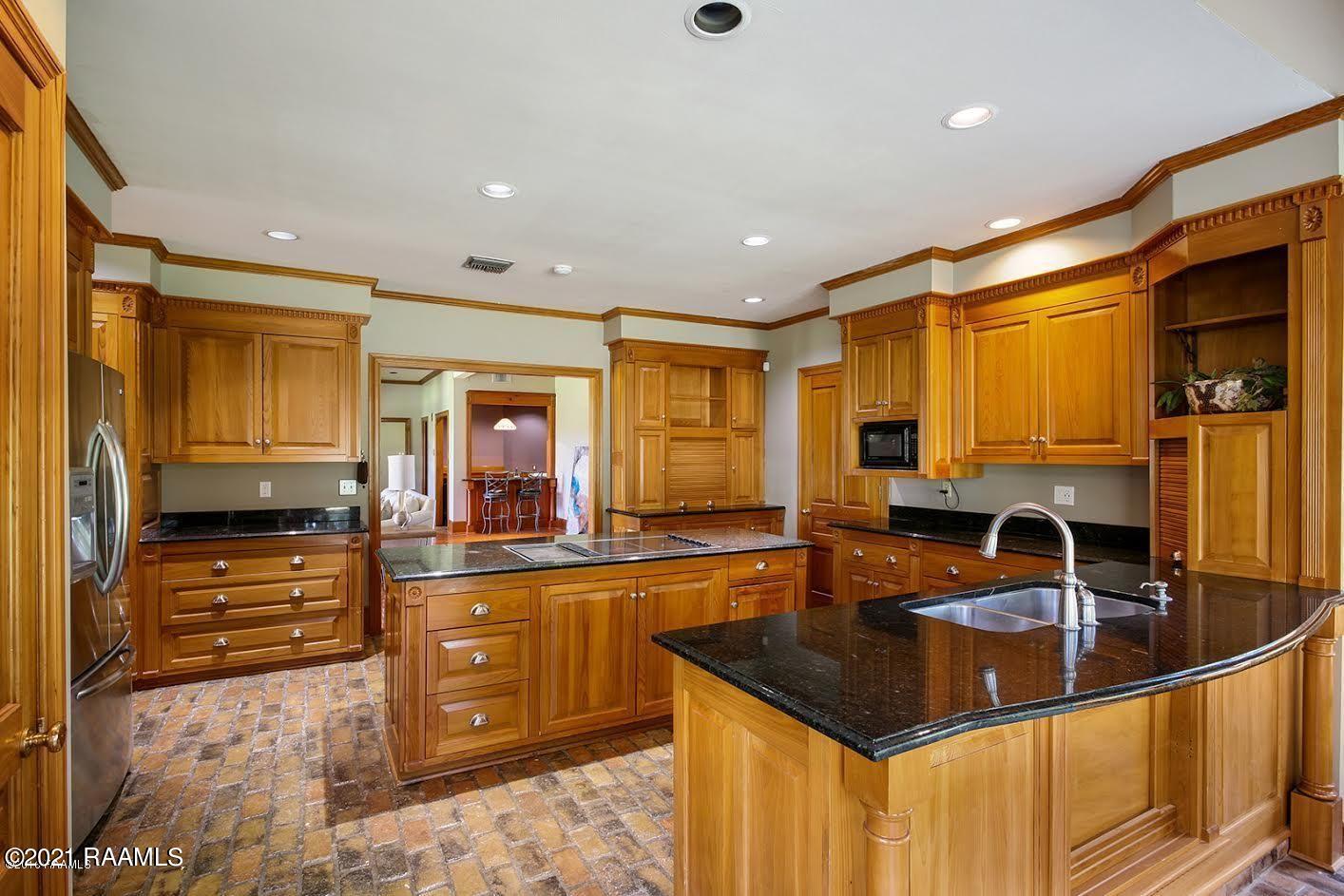 221 Moulin Road Broussard, LA 70518 - Photo 6 of 20 20160919151701400016000000-o