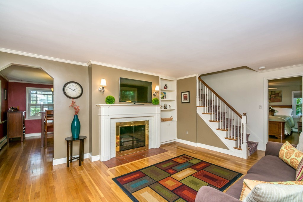 75 County Road Reading, MA 01867 - Photo 3 of 30 Gallery Image 3