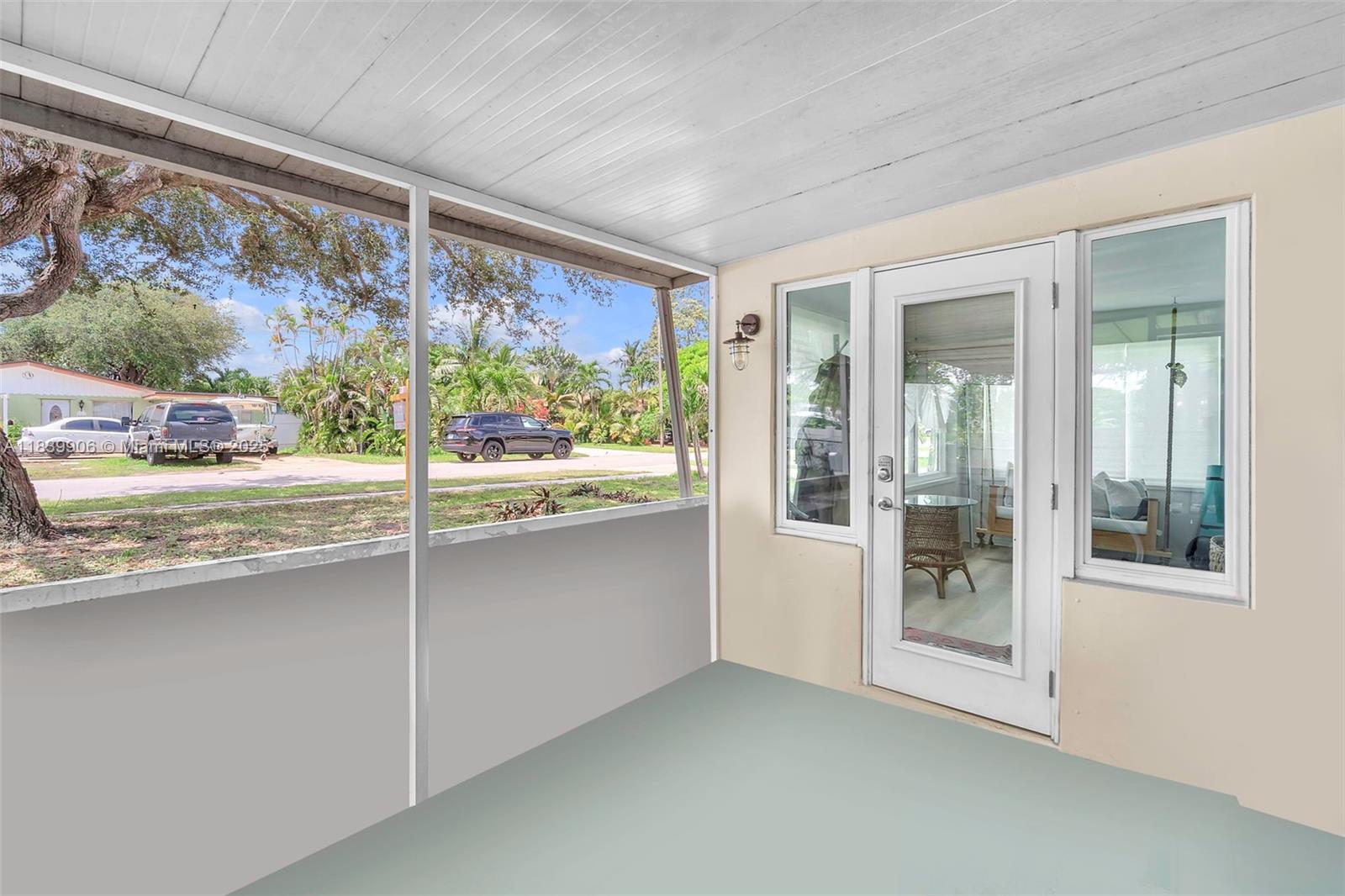 2407 Harding Street Hollywood, FL 33020 - Photo 7 of 33 Gallery Image 7