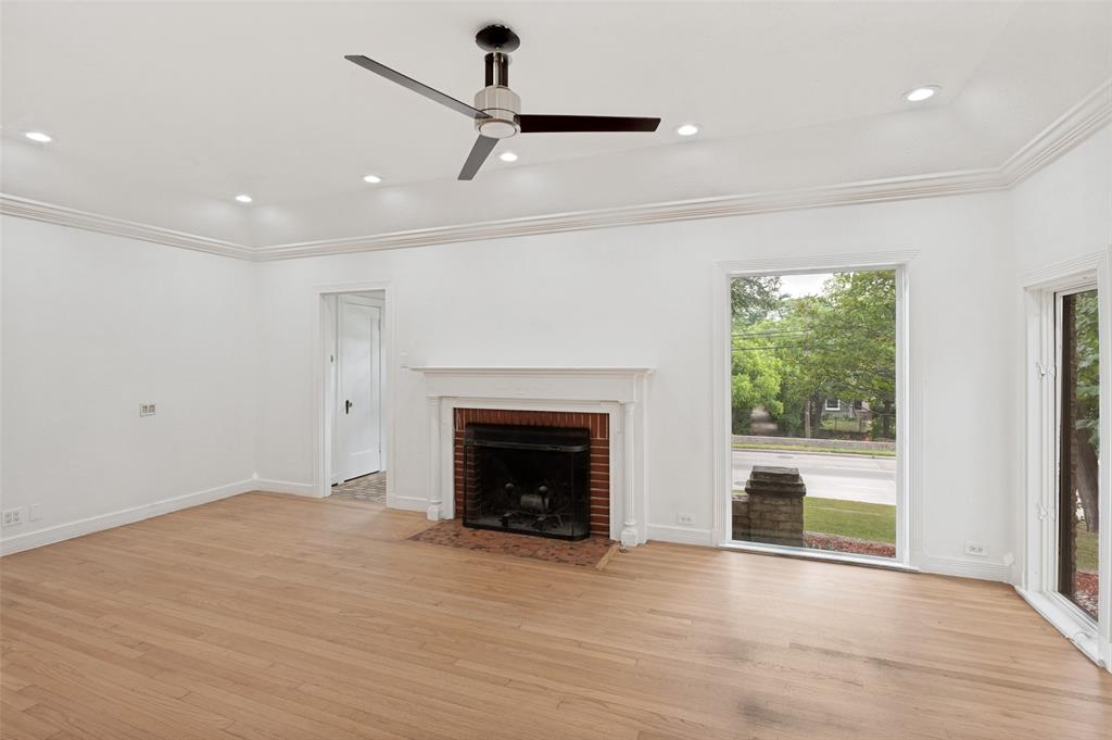 702 North Hampton Road Dallas, TX 75208 - Photo 8 of 35