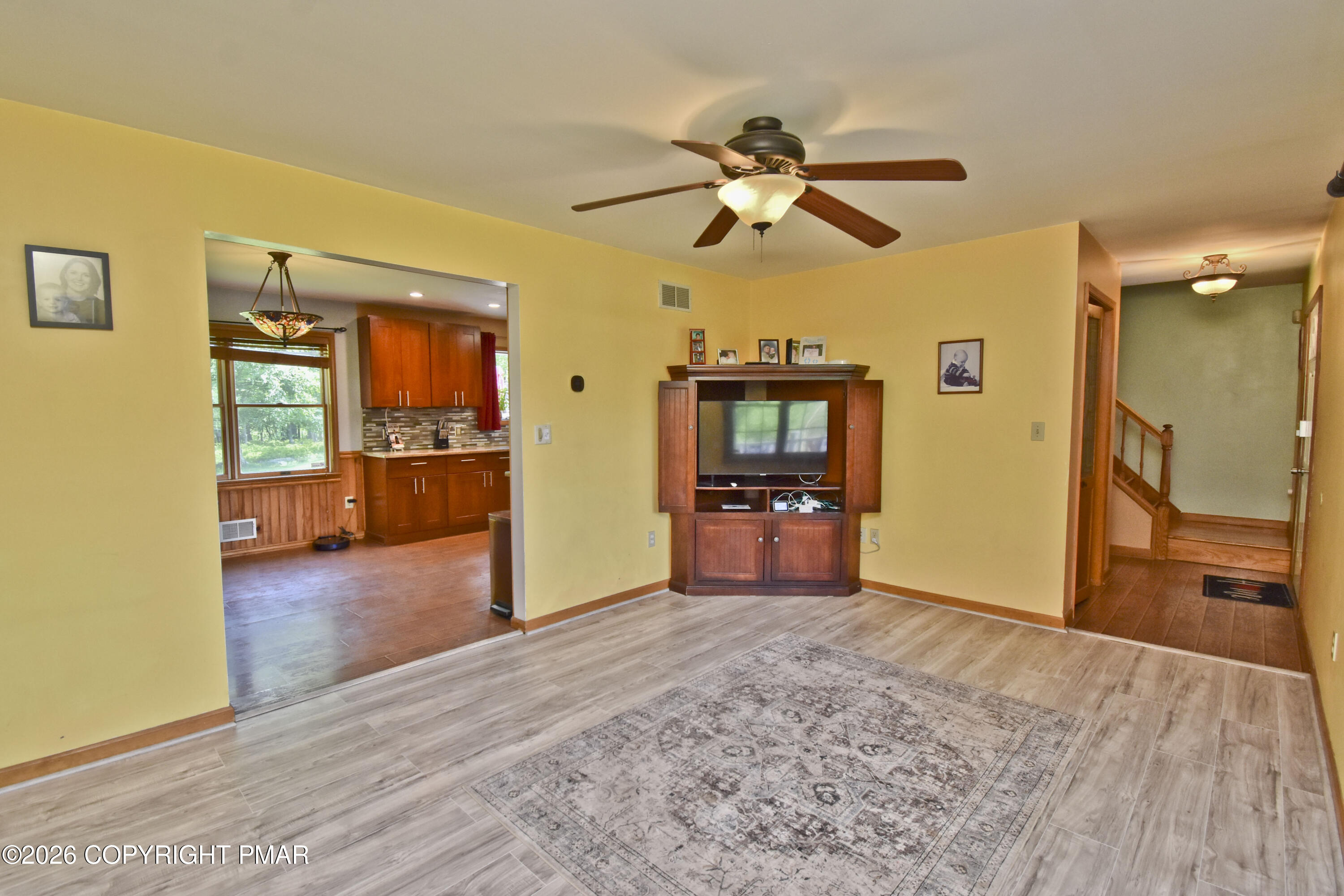 320 Ramble Bush Road Stroudsburg, PA 18360 - Photo 12 of 56 4 Living Room (2)