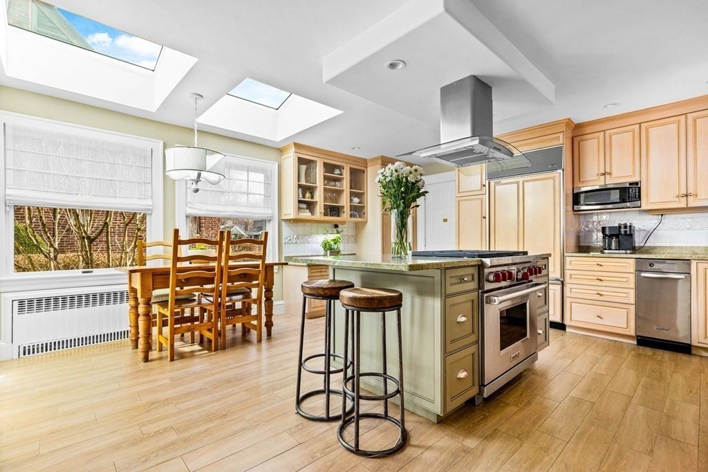 60 Moffat Road Newton, MA 02468 - Photo 7 of 23