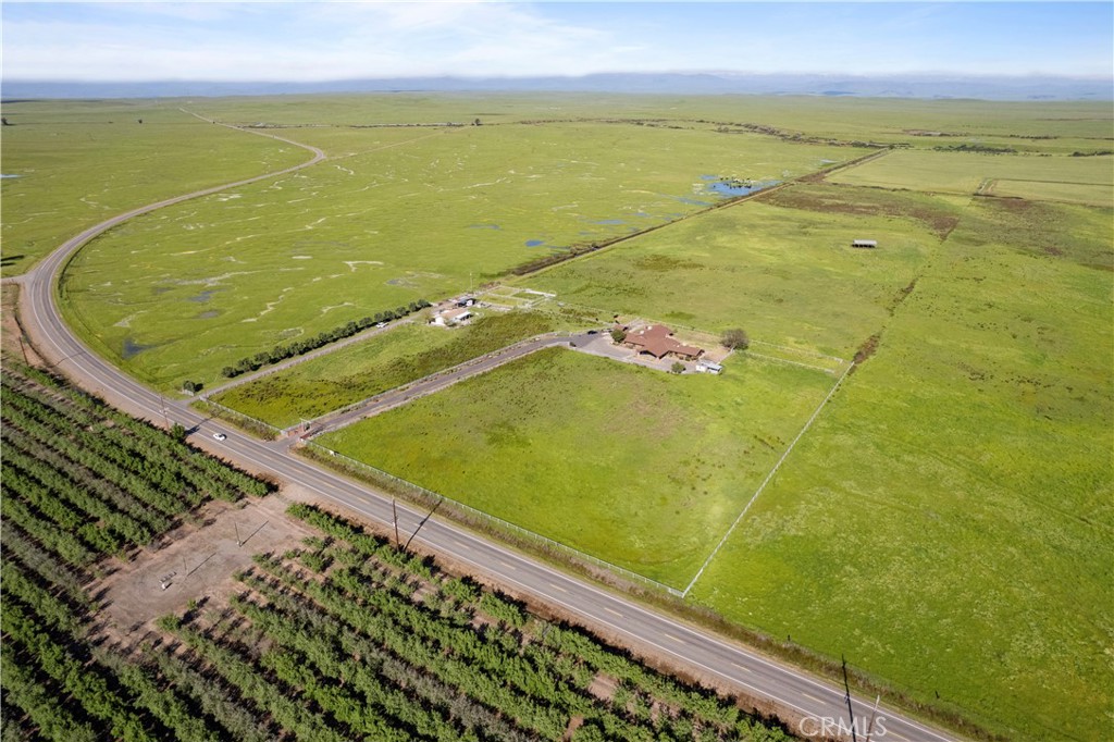 6922 G Street Merced, CA 95340 - Photo 32 of 39 a view of an ocean from a balcony