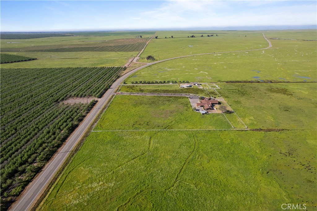 6922 G Street Merced, CA 95340 - Photo 33 of 39 a view of an ocean from a balcony