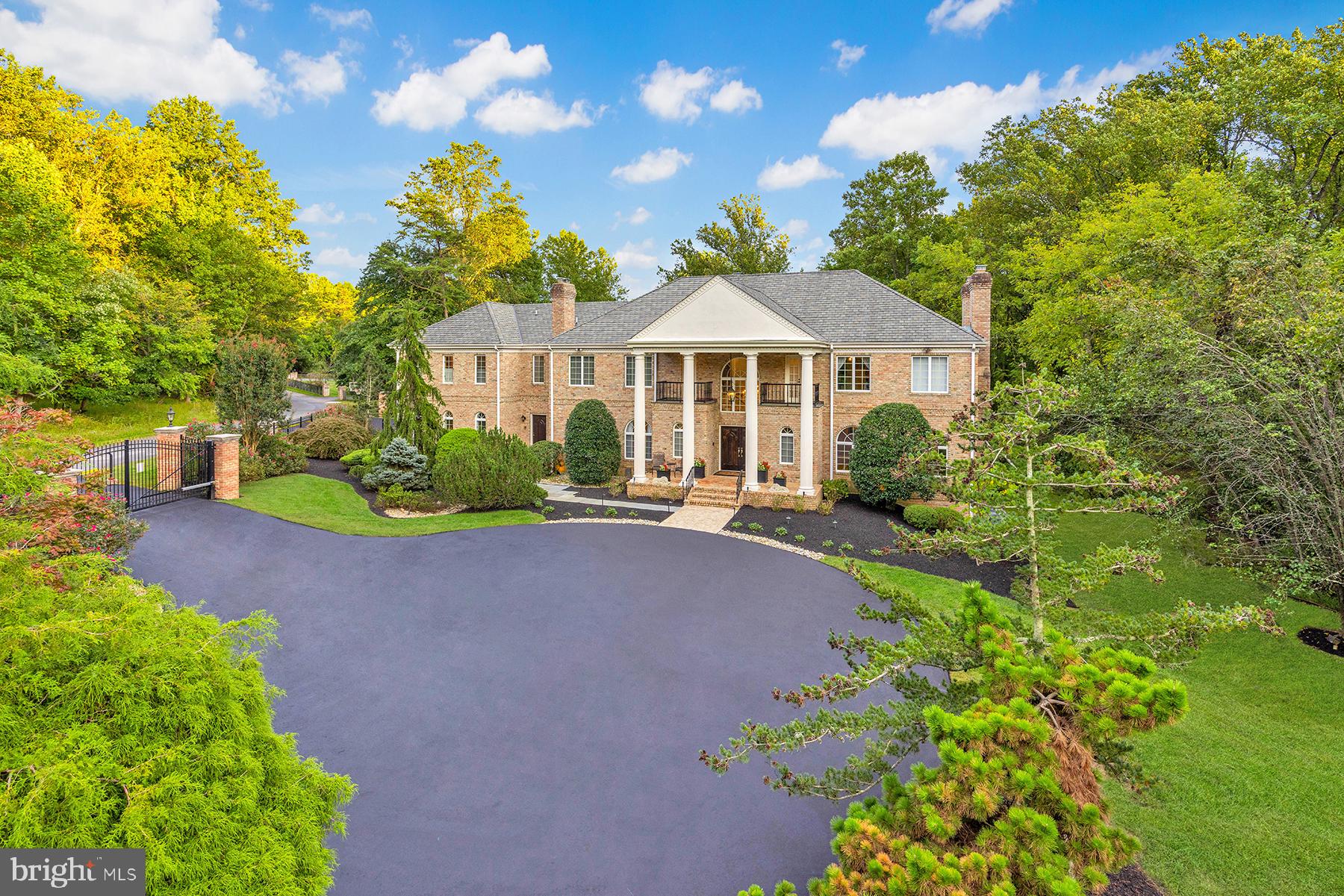 9925 Bentcross Drive, Potomac, MD 20854 Compass