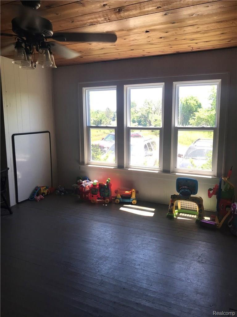 2433 North Lapeer Road Lapeer, MI 48446 - Photo 3 of 8 IMG_1975(1).jpg