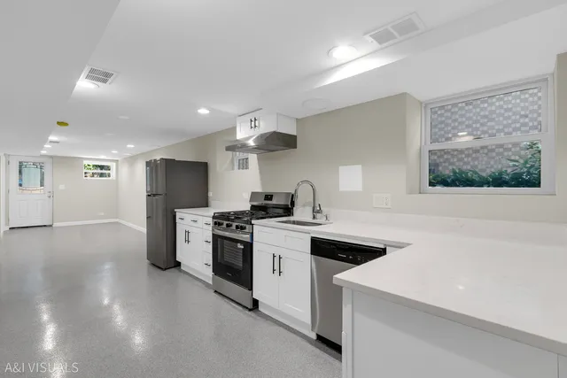 $649,000 | 5841 North Medina Avenue, Chicago, IL 60646