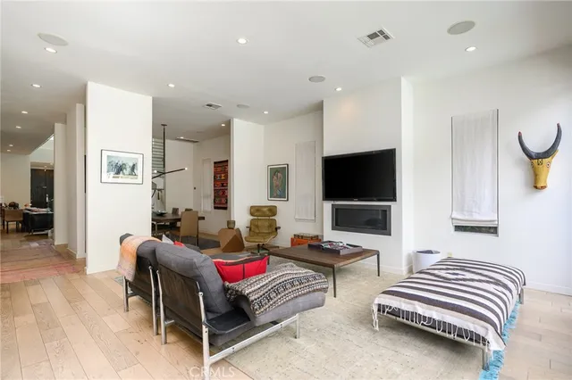 $3,325,000 | 520 North Curson Avenue, Los Angeles, CA 90036