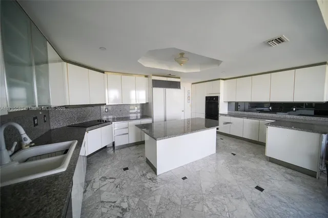 $3,149,000 | 445 Grand Bay Drive, Unit 802, Key Biscayne, FL 33149