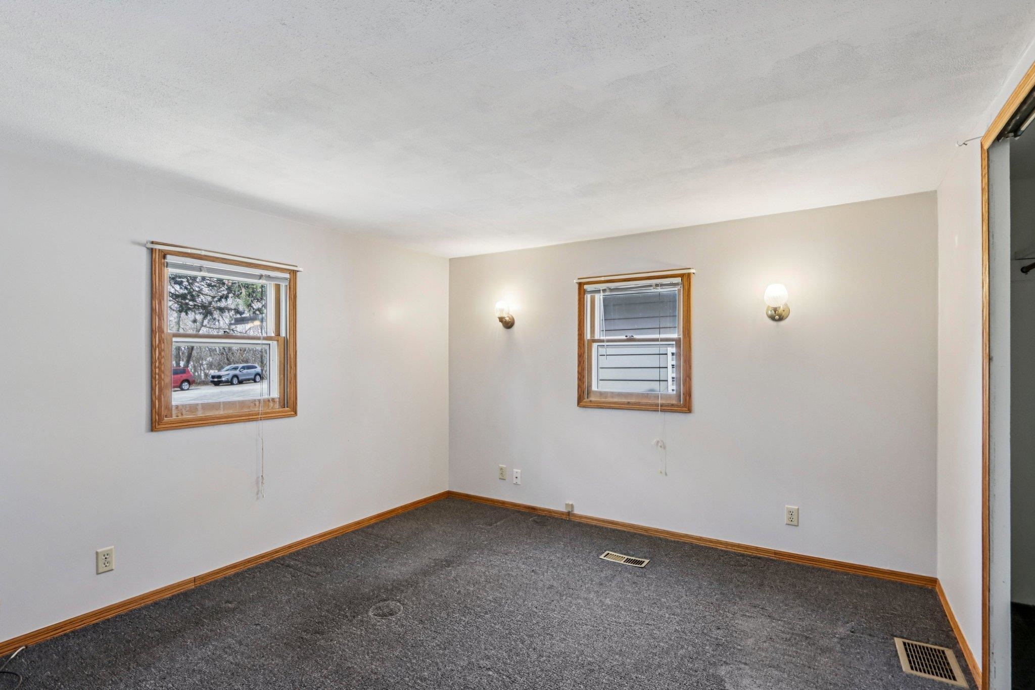 5040 Crestview Road Marshall, WI 53559 - Photo 16 of 39