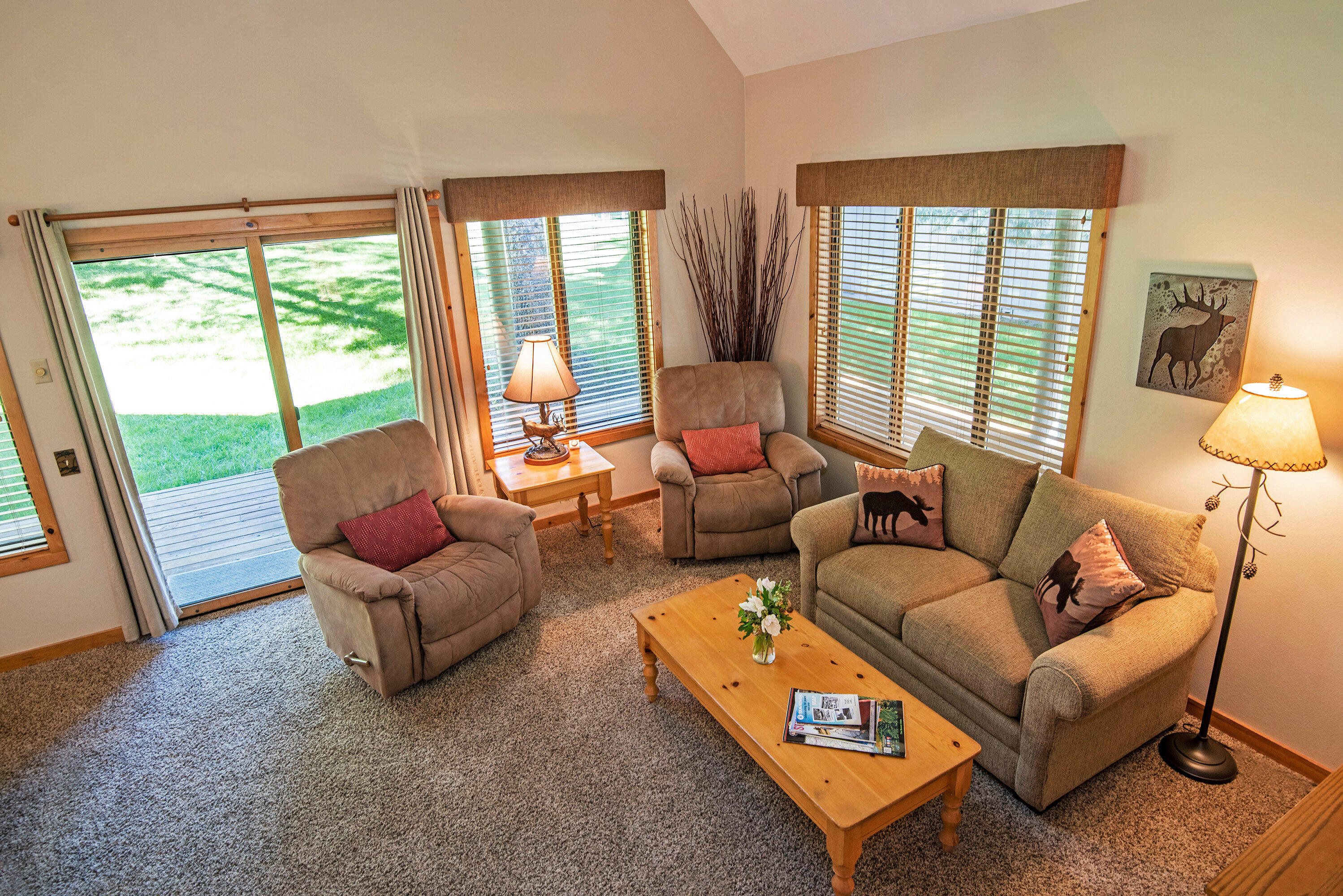 57520 Circle 4 Cabin Road, Unit 11 Sunriver, OR 97707 - Photo 6 of 20 Circle 4 Cabin Rd 11 Sunriver-print-005-