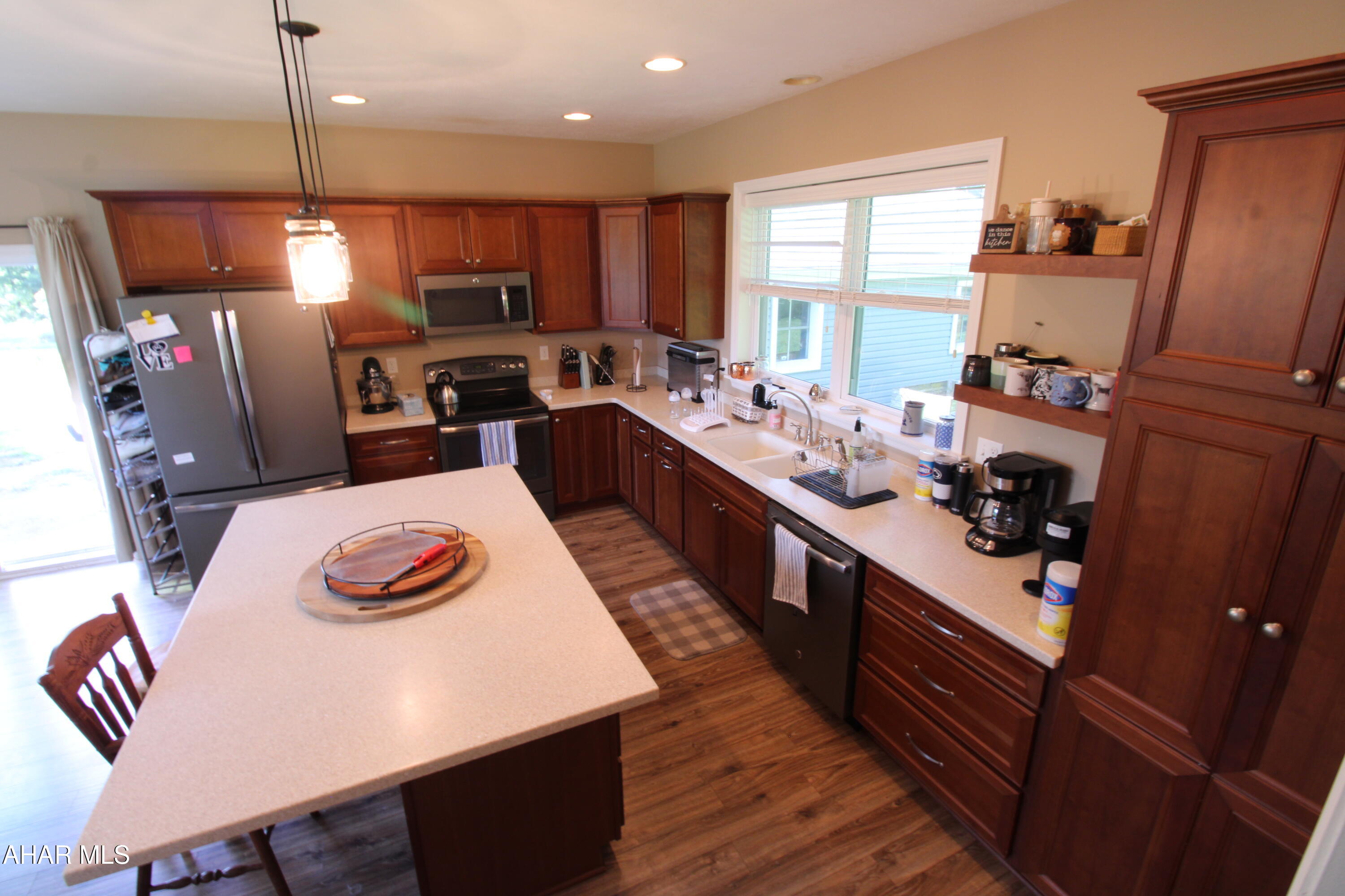 1308 Golf Course Road Altoona, PA 16601 - Photo 10 of 19