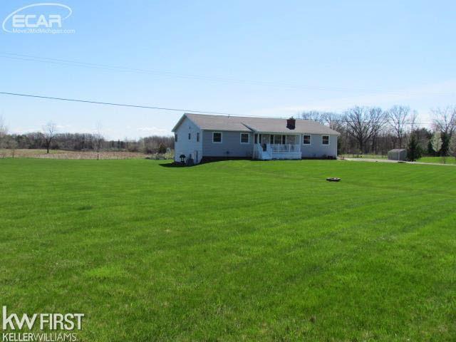 3272 North Burkhart Road Howell, MI 48855 - Photo 20 of 23 21268909-19.JPG
