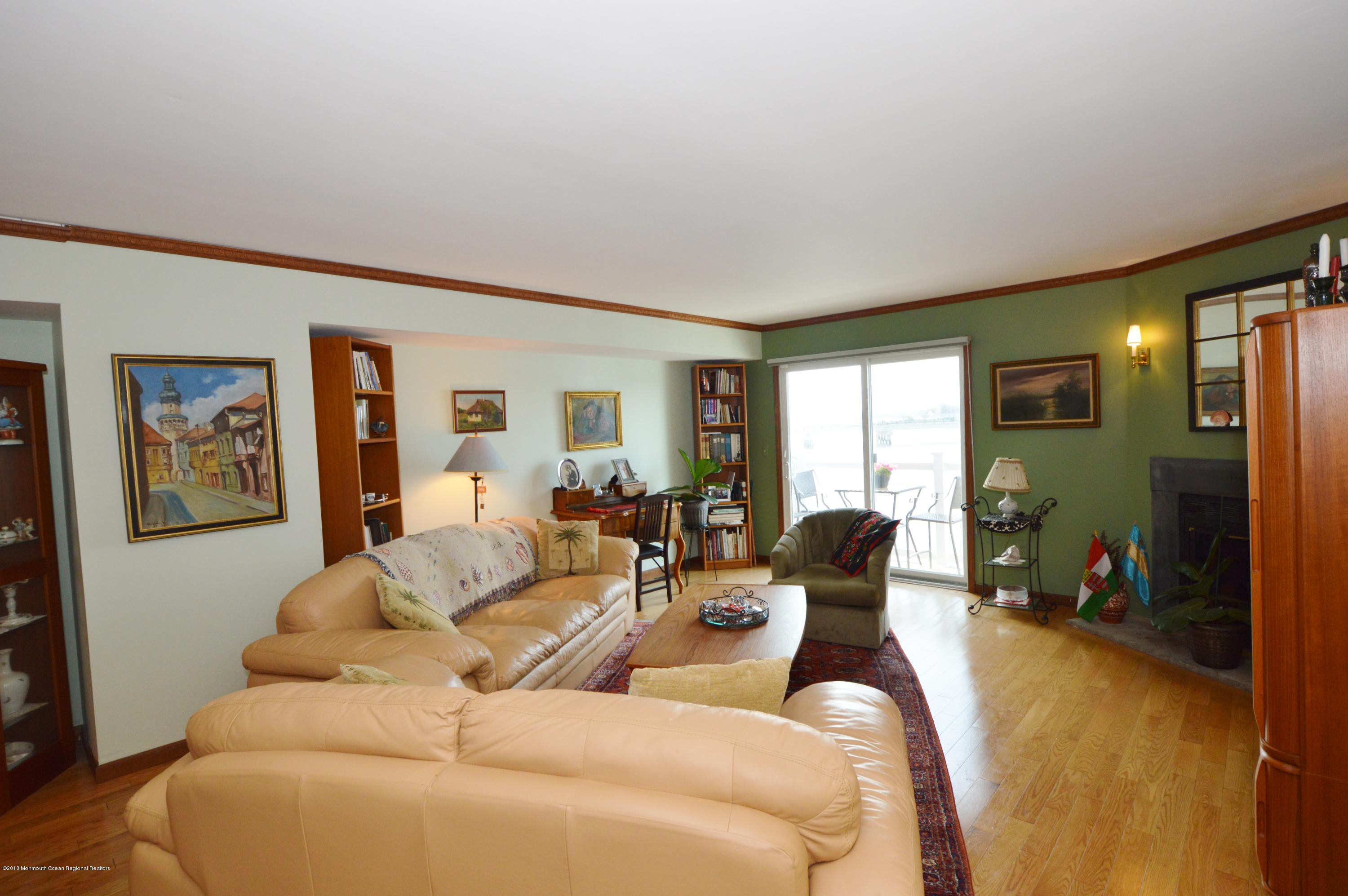 165 Riddle Avenue, Unit 5 Long Branch, NJ 07740 - Photo 7 of 62 LIVING ROOM